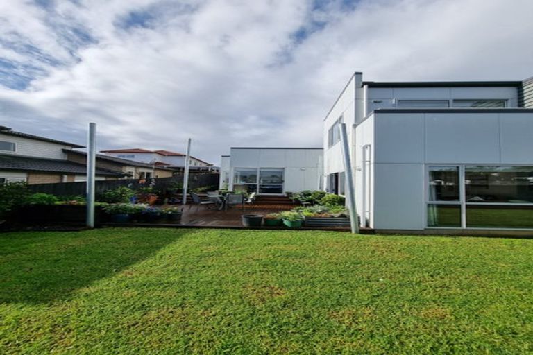 Photo of property in 12 Vino Cina Heights, Ranui, Auckland, 0612