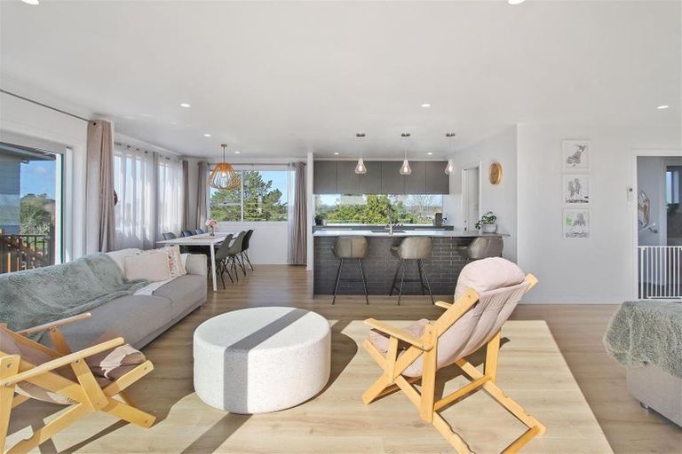 Photo of property in 172 Torkar Road, Clarks Beach, 2122