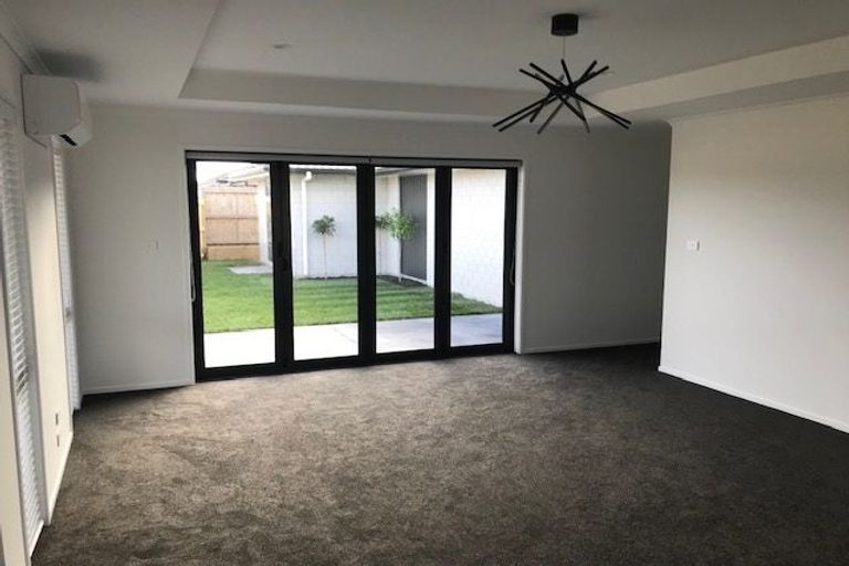 Photo of property in 25 Kotiate Street, Papamoa Beach, Papamoa, 3118