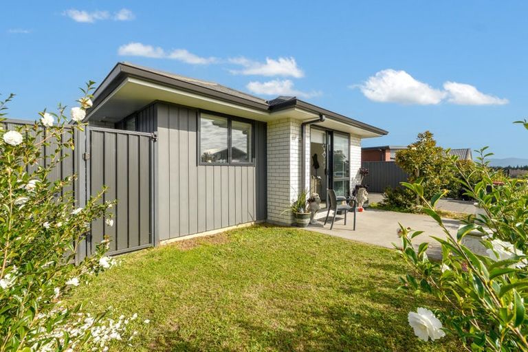 Photo of property in 21 Pioneer Crescent, Omokoroa, 3114