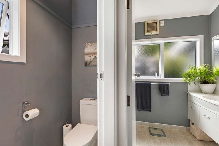 Photo of property in 11 Opawa Place, Terrace End, Palmerston North, 4410