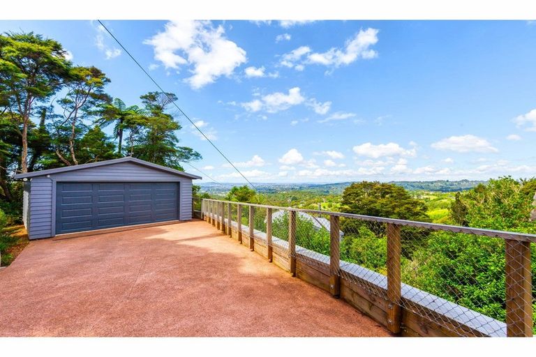 Photo of property in 312 Forest Hill Road, Waiatarua, Auckland, 0612