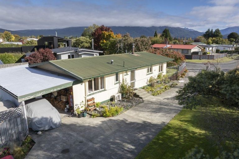 Photo of property in 73 Mackinnon Loop, Te Anau, 9600