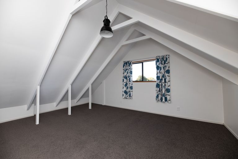 Photo of property in 2a Wainoni Road, Wainoni, Christchurch, 8061