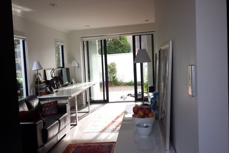 Photo of property in 2/7 Beveridge Street, Christchurch Central, Christchurch, 8013