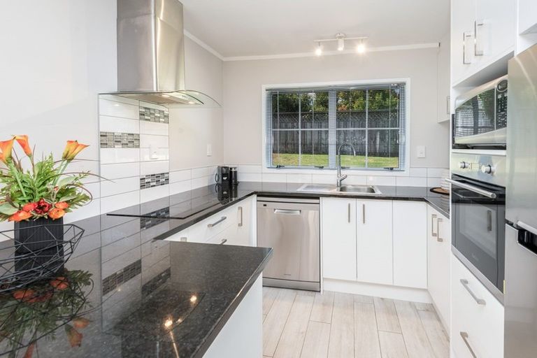 Photo of property in 2/14 Fieldstone Court, Northpark, Auckland, 2013