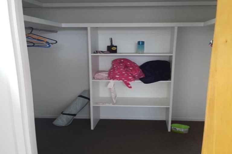 Photo of property in 2/22 Tobruk Crescent, Milford, Auckland, 0620