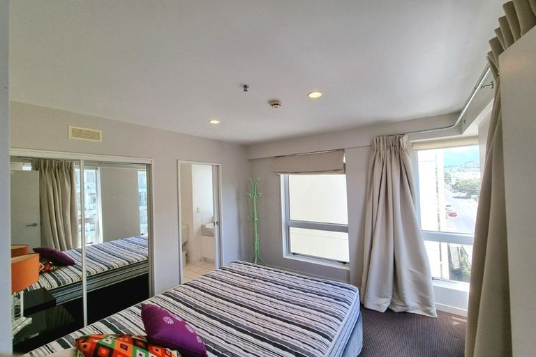 Photo of property in Terrace Heights Apartments, 8a/163 The Terrace, Wellington Central, Wellington, 6011