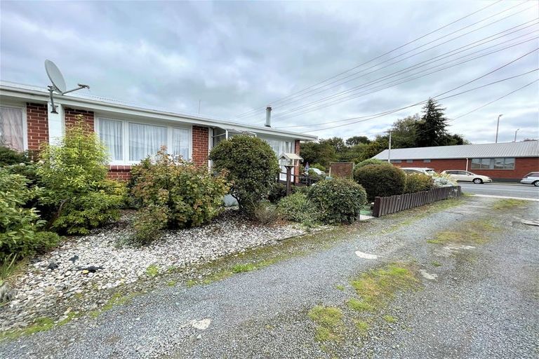 Photo of property in 65a Charlotte Street, Balclutha, 9230