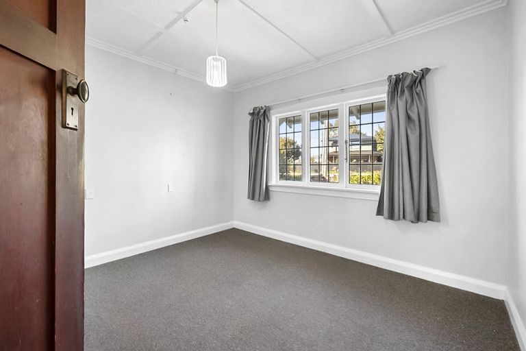 Photo of property in 3 Shortland Street, Lower Vogeltown, New Plymouth, 4310