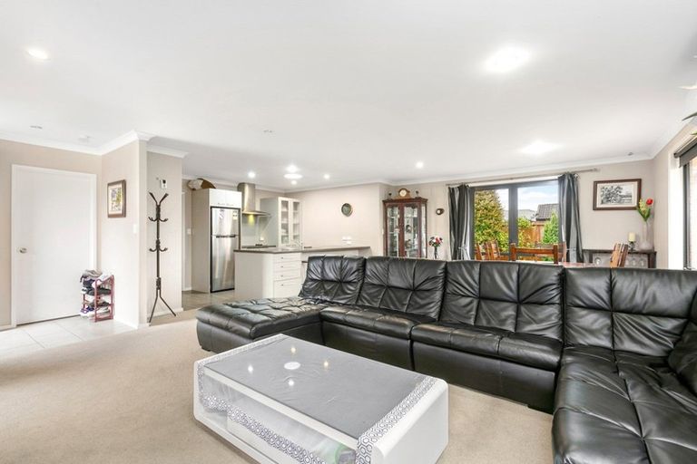 Photo of property in 5 Oakwood Way, Papamoa Beach, Papamoa, 3118