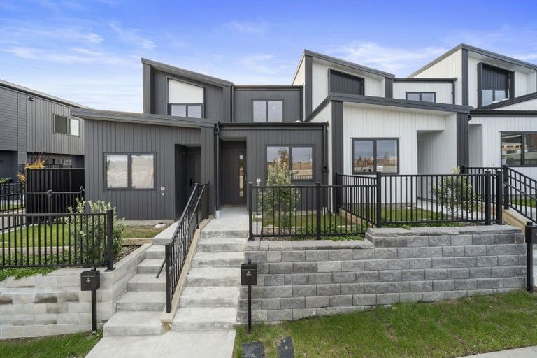 Photo of property in 2/4 Glenburn Road, Hobsonville, 0616