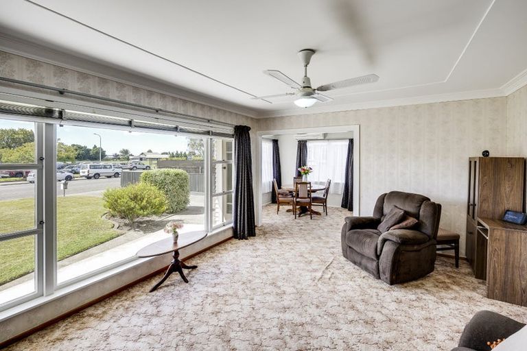 Photo of property in 38 Puketapu Road, Taradale, Napier, 4112