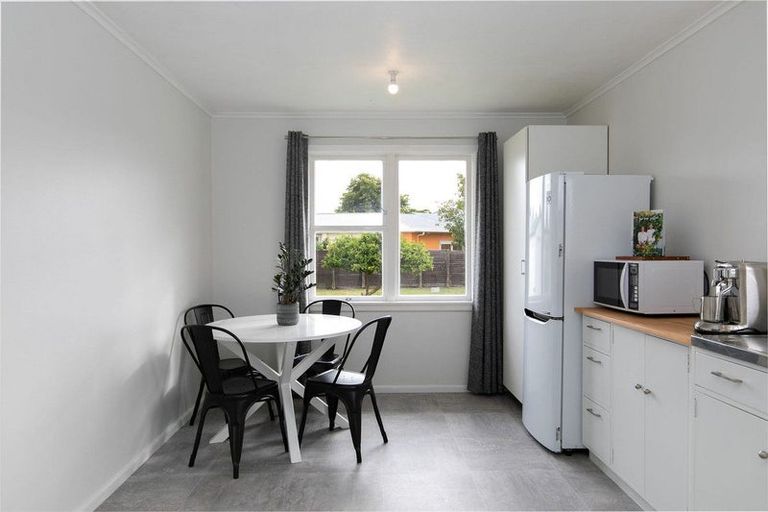 Photo of property in 27 Upham Street, Havelock North, 4130