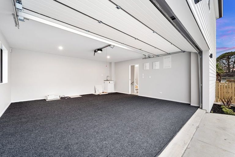 Photo of property in 13b Windermere Crescent, Blockhouse Bay, Auckland, 0600