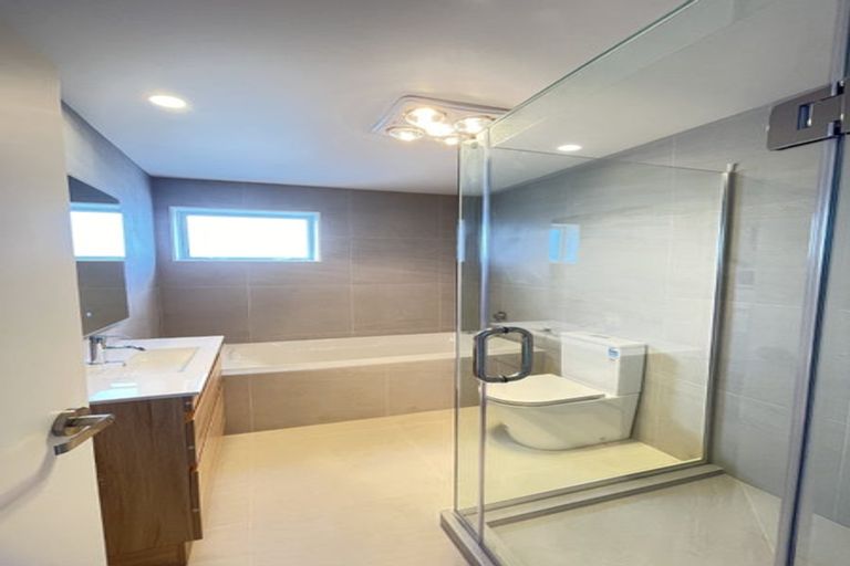 Photo of property in 20d Edwards Avenue, Henderson, Auckland, 0610