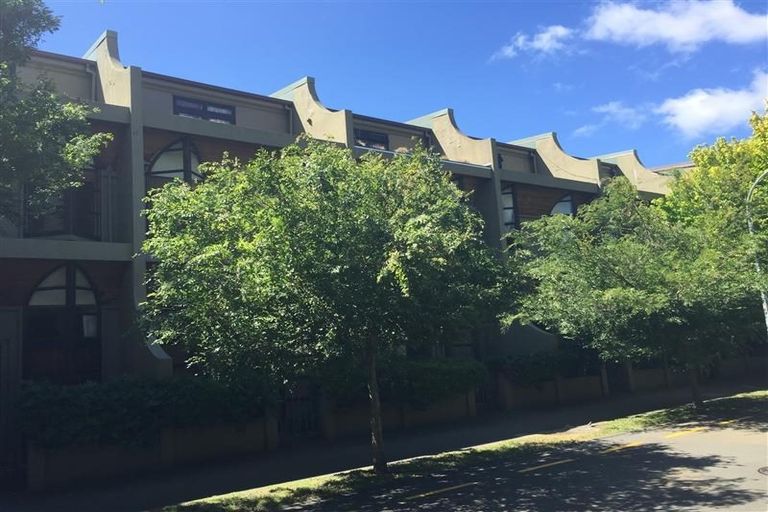 Photo of property in Mendosa Terraces Apartments, 13/9 Ebor Street, Te Aro, Wellington, 6011