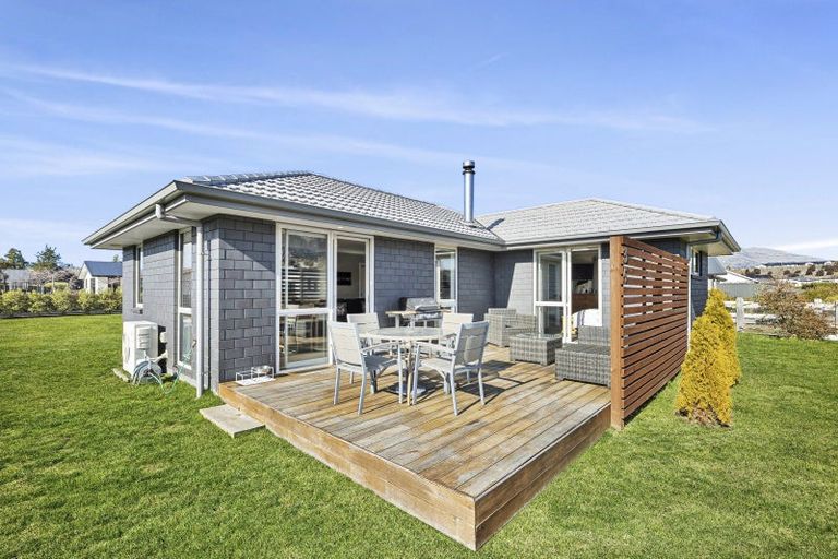 Photo of property in 35 Sherwin Avenue, Albert Town, Wanaka, 9305