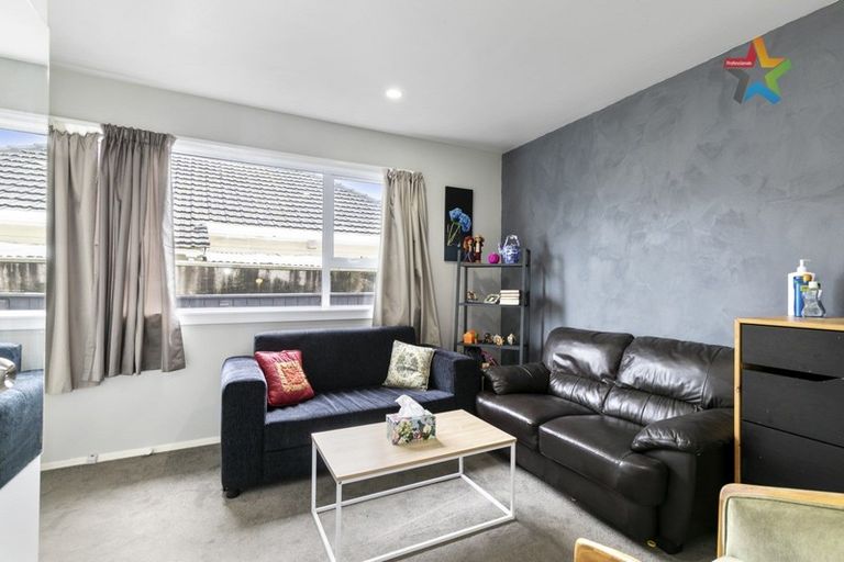 Photo of property in 1a Waldie Grove, Avalon, Lower Hutt, 5011