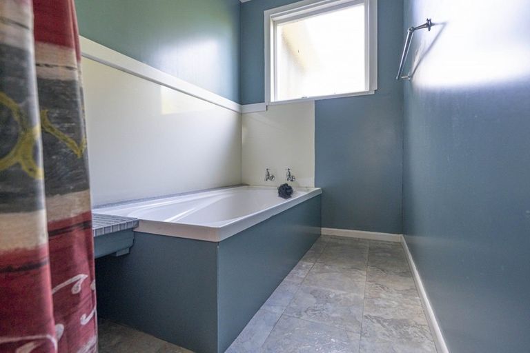 Photo of property in 100 Mackinnon Loop, Te Anau, 9600