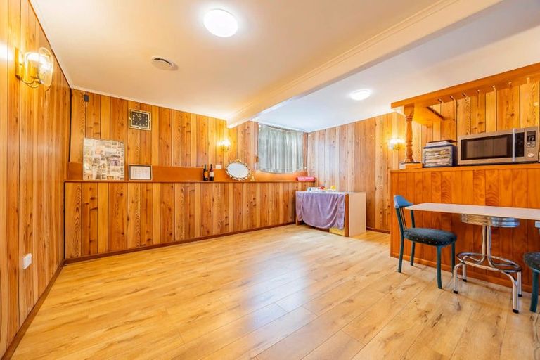 Photo of property in 21 View Road, Glenfield, Auckland, 0627