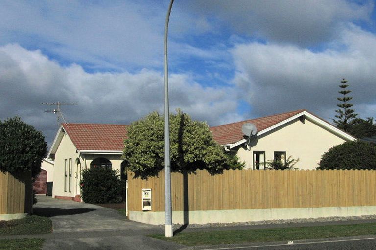 Photo of property in 194 Tutere Street, Waikanae Beach, Waikanae, 5036