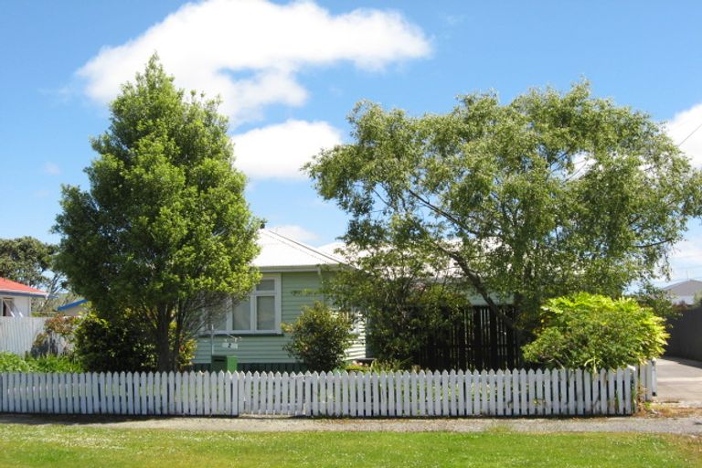 Photo of property in 2 Webb Street, Westport, 7825