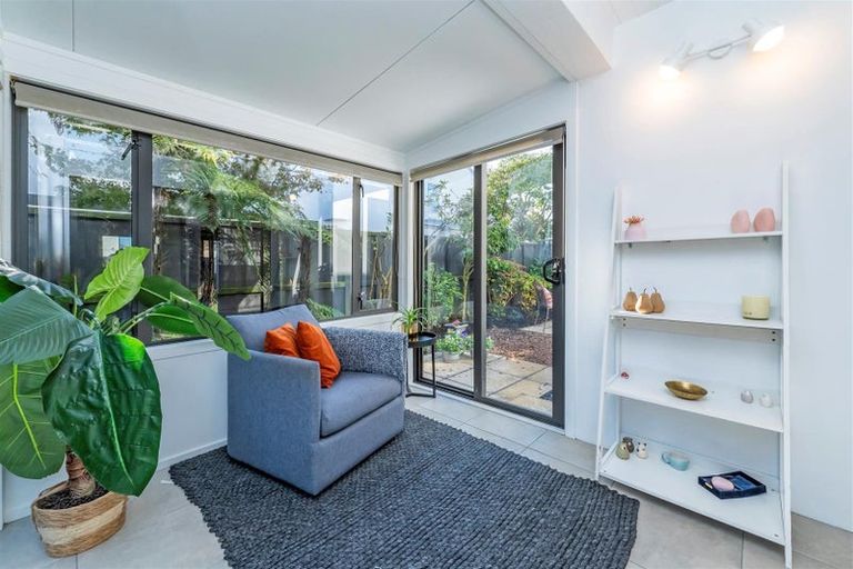 Photo of property in 77 Canon Street, St Albans, Christchurch, 8014