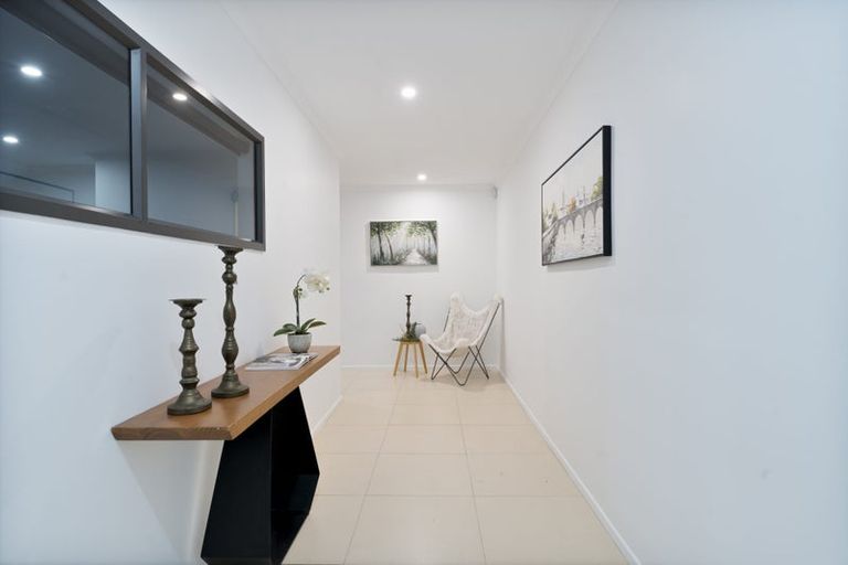 Photo of property in 12 San Casello Rise, Henderson, Auckland, 0612
