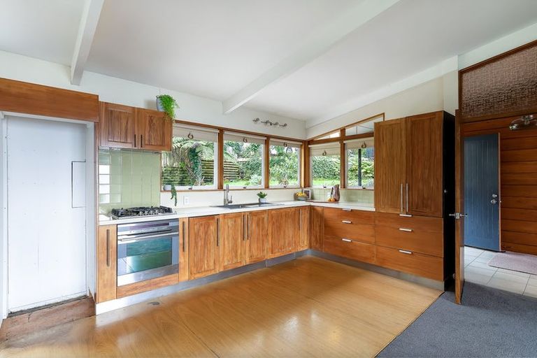 Photo of property in 57 Arapito Road, Titirangi, Auckland, 0604