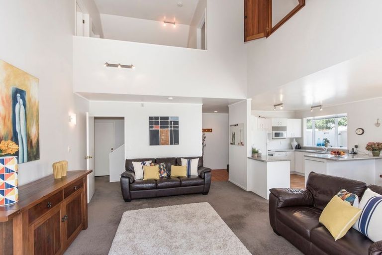 Photo of property in 2/94 Saint Johns Road, Saint Johns, Auckland, 1072