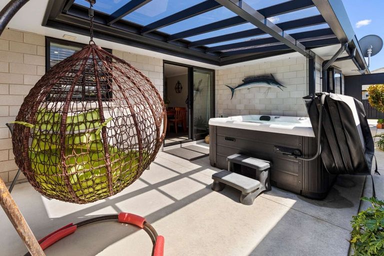 Photo of property in 16 Wahaika Way, Papamoa Beach, Papamoa, 3118