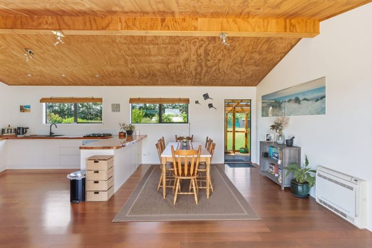 Photo of property in 4037b Far Road North, Pukenui, 0484