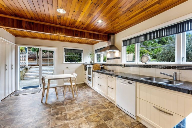 Photo of property in 33 Peel Place, Wainuiomata, Lower Hutt, 5014