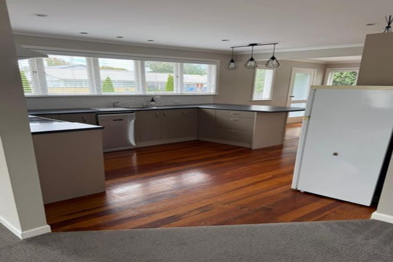 Photo of property in 1/48 Shakespeare Road, Milford, Auckland, 0620