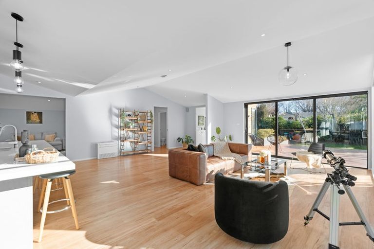 Photo of property in 7 Pentlow Place, Fendalton, Christchurch, 8052