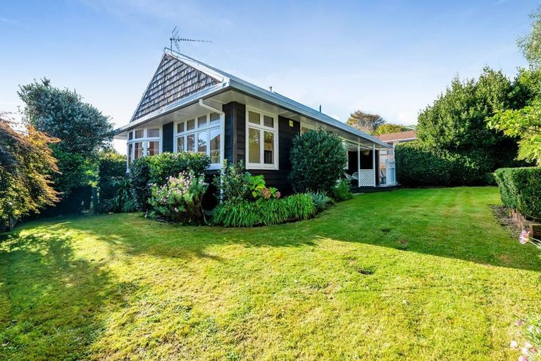 Photo of property in 48 Karina Road, Merrilands, New Plymouth, 4312
