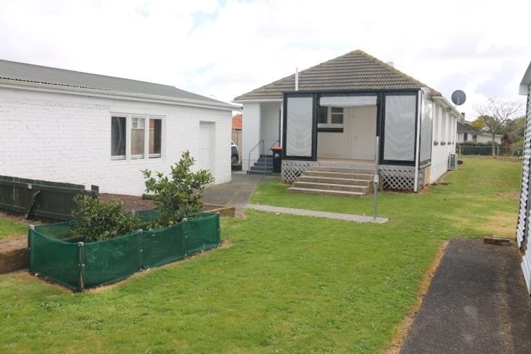 Photo of property in 126 Limbrick Street, Terrace End, Palmerston North, 4410