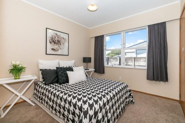 Photo of property in 2 Katherine Place, Melville, Hamilton, 3206