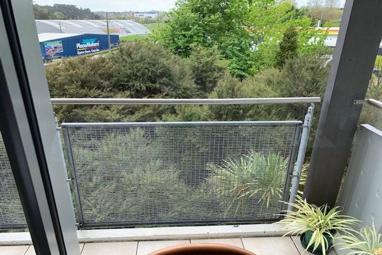 Photo of property in Albany Central, 16a/210 Dairy Flat Highway, Albany, Auckland, 0632