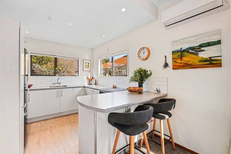 Photo of property in 3/63 Beachville Road, Redcliffs, Christchurch, 8081