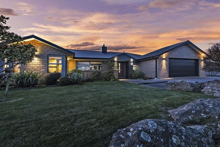 Photo of property in 19 Beaumont Drive, Rolleston, 7614