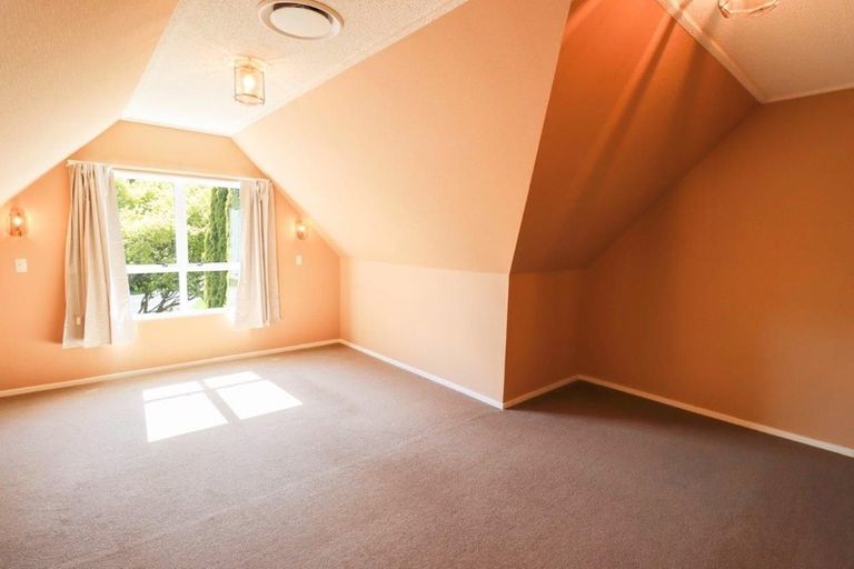 Photo of property in 18 Churchill Avenue, Hokowhitu, Palmerston North, 4410