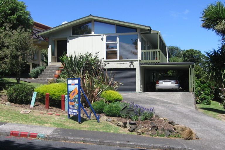 Photo of property in 1/24 Pemberton Avenue, Bayview, Auckland, 0629