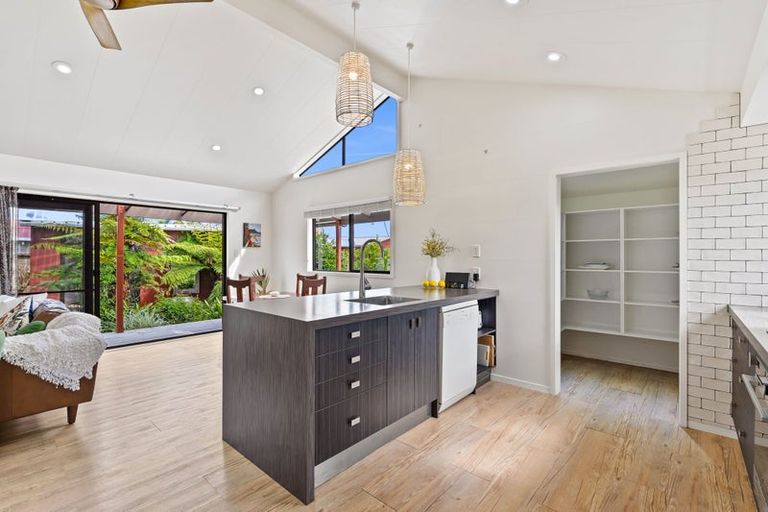 Photo of property in 13 Ferry Road, Waipu, 0510