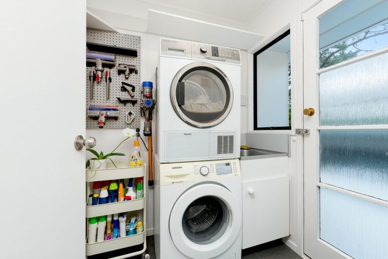 Photo of property in 9 West Harbour Drive, West Harbour, Auckland, 0618