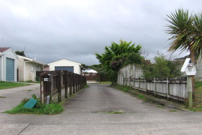 Photo of property in 14 Tiller Close, Kelvin Grove, Palmerston North, 4414