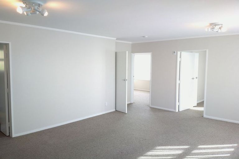 Photo of property in 1/43 Edgecombe Street, Newlands, Wellington, 6037