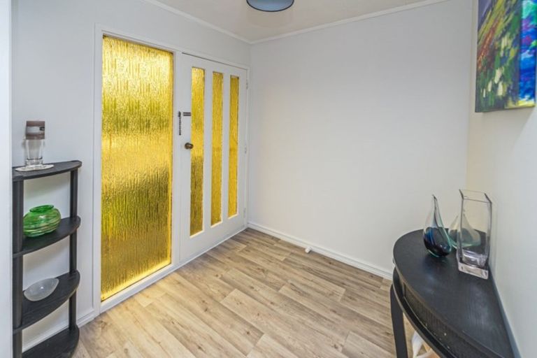 Photo of property in 2 Photinia Place, Aramoho, Whanganui, 4500