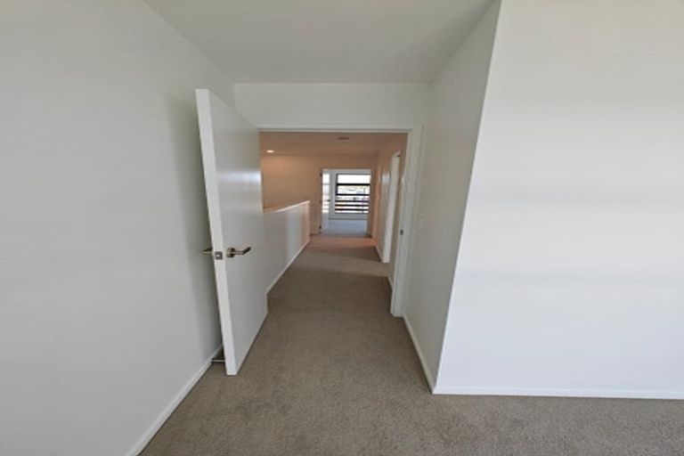 Photo of property in 150 Mcleod Road, Te Atatu South, Auckland, 0610